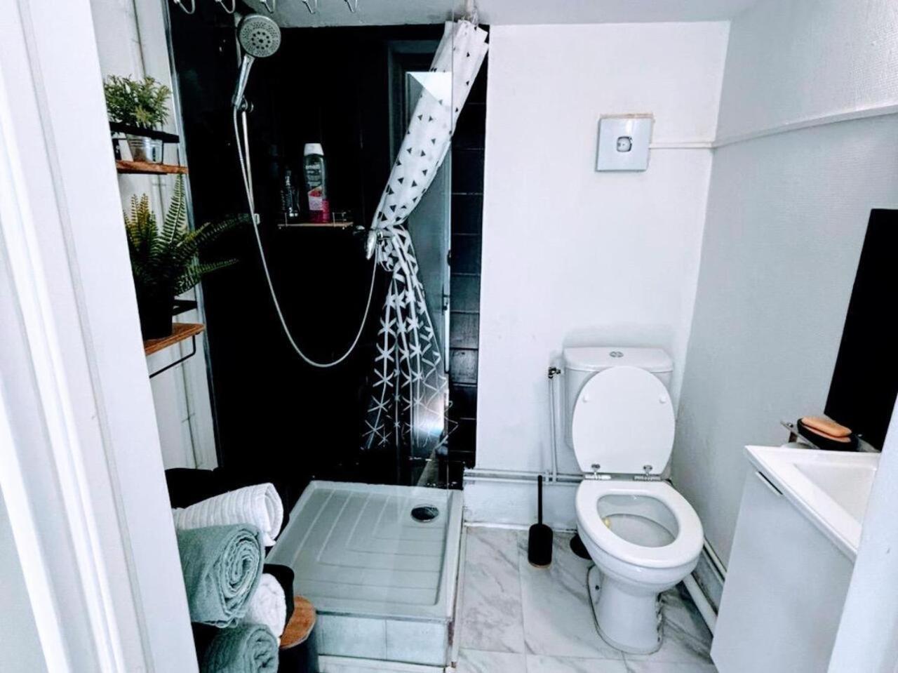 Appartement Avec Terrasse - Goupama Stadium, Eurexpo, Ldlc Arena, La Soie Воз-ан-Велан Екстериор снимка